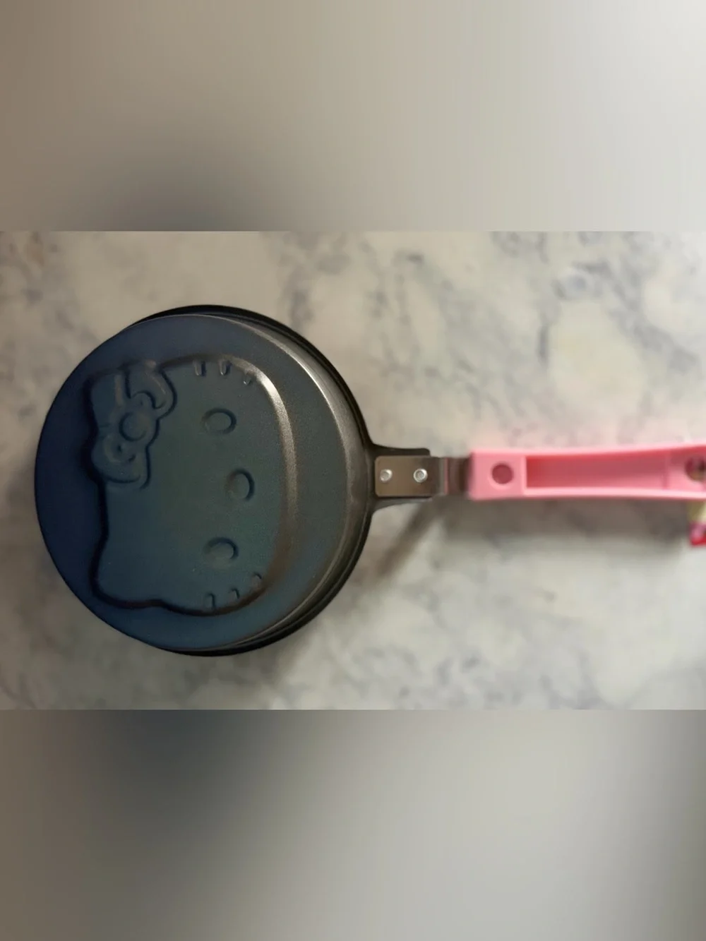 Hello Kitty Pink Character Pancake Pan with Bow Design small pancake size NWT